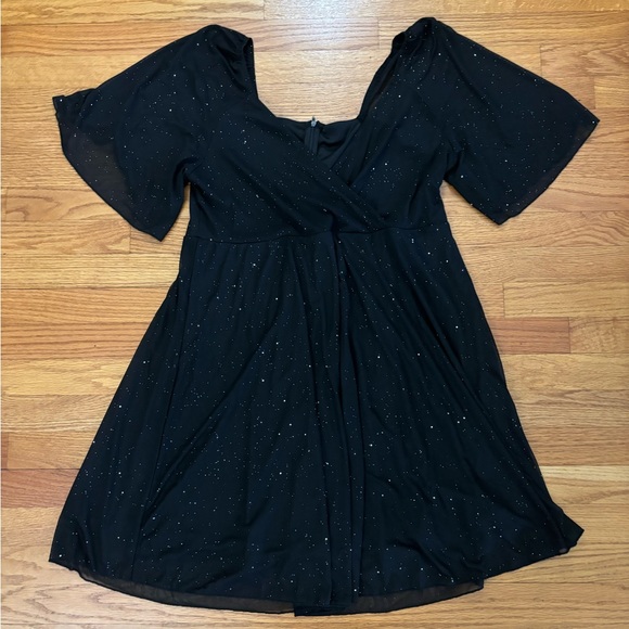 SHEIN Dresses & Skirts - Shein Curve Dress Women’s 1XL (14) Black Sparkly V Neck Short Sleeve A line NWOT
